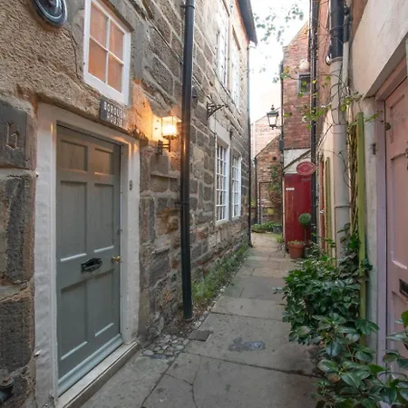 3 Bed In Whitby Oc-W501