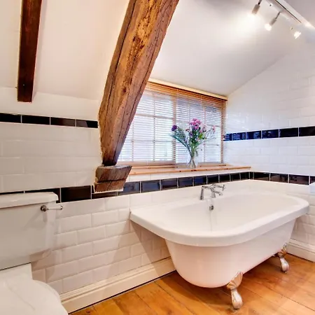 3 Bed In Whitby Oc-W501