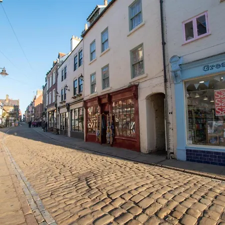 3 Bed In Whitby Oc-W501 *